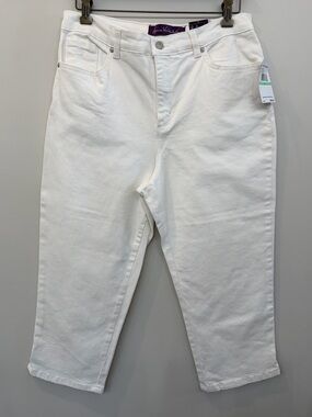 NWT Gloria Vanderbilt Amanda Capri White Size 8 Heritage Fit Classic Rise